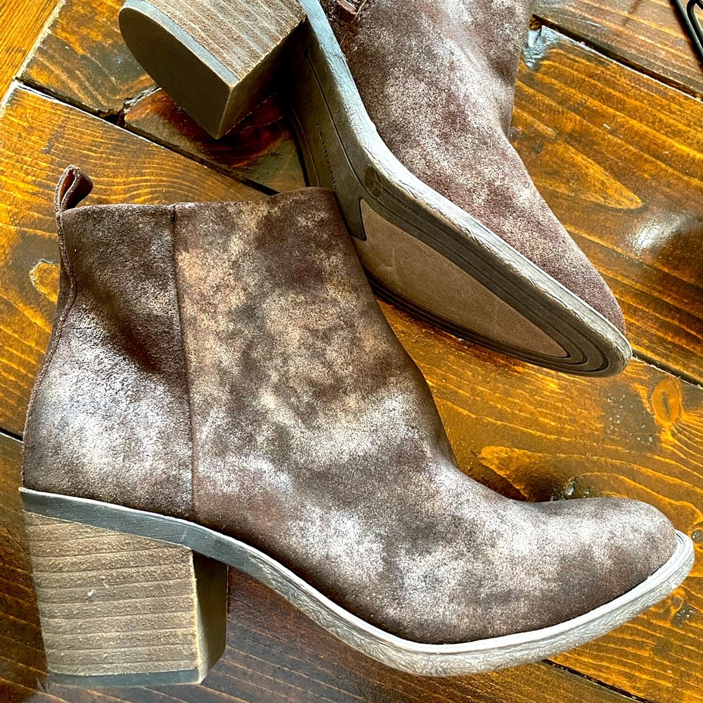 Lucky☘️Brand booties Brown/copper